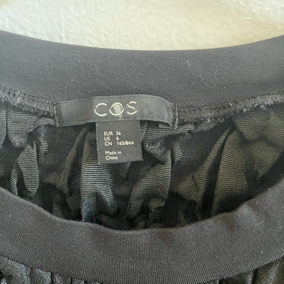 COS black top - Picture 3 of 3